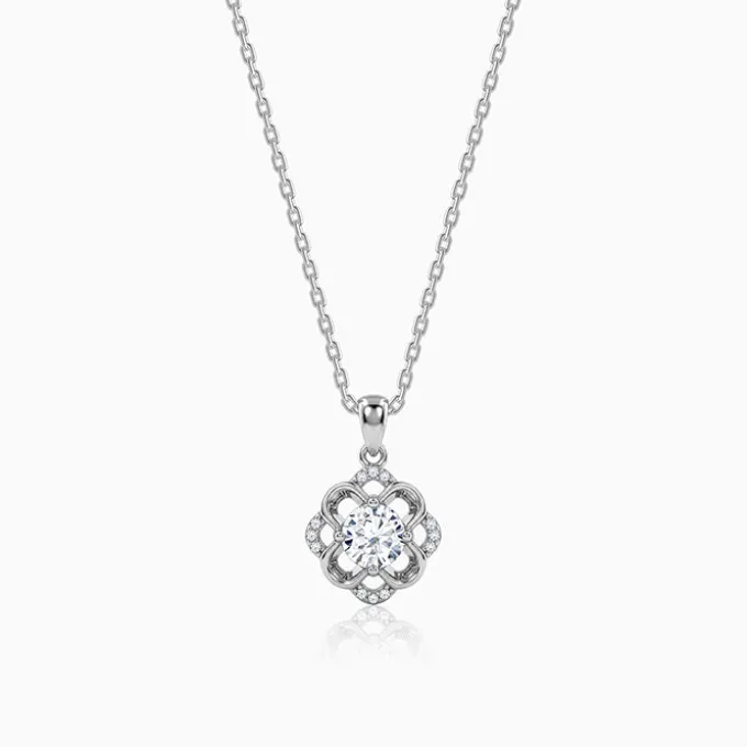 Silver Vibrant Clover Pendant With Link Chain