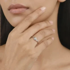 Silver Viva V Ring