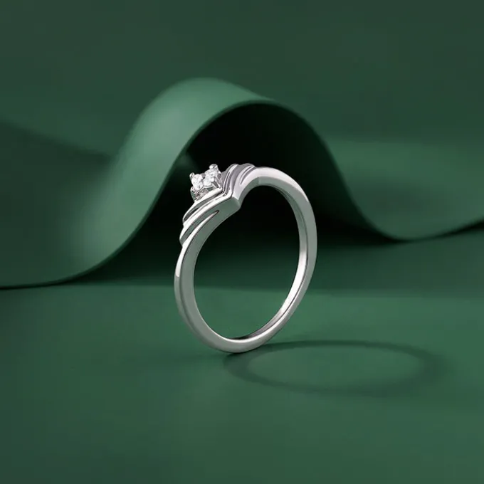 Silver Viva V Ring