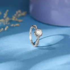 Silver Zircon Shining Flower Ring