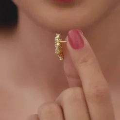 The White Periwinkle Earrings